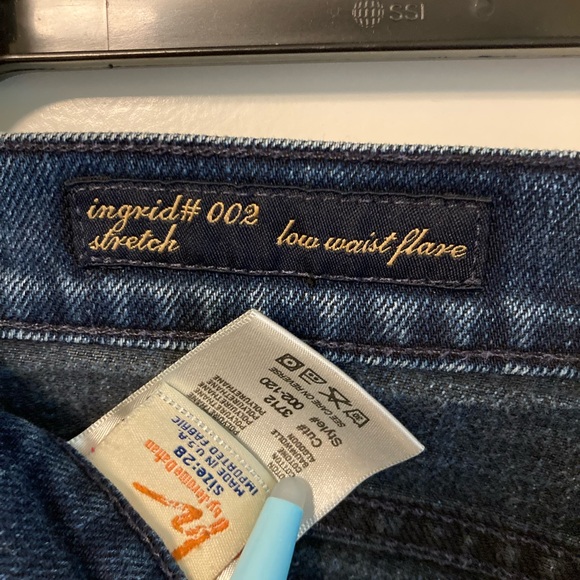 Citizens of Humanity. Ingrid stretch low waist flare. As 28 - Picture 3 of 3